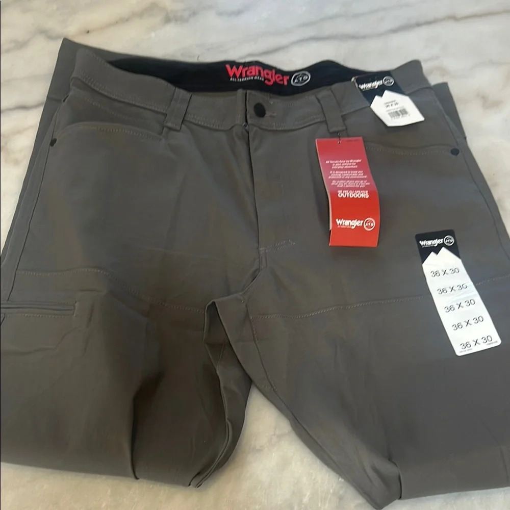 Wrangler Gray Cargo Pants with Modern Appeal - Picture 4 of 7